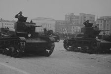 Kuybyshev battle parade 1941 07.jpg