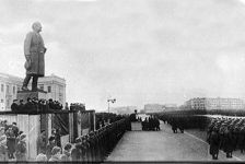 Kuybyshev battle parade 1941 18.jpg