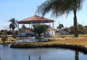 Lagoa Grande MG Brasil - Praça Adalto Araujo - panoramio.jpg