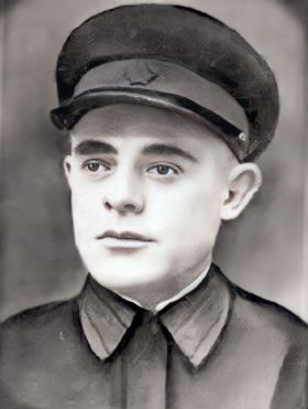 Махмуд Амаев в рядах РККА. Фотография сделана между июнем 1941 г. и январем-февралем 1943 г.