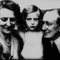 Маркони со второй женой Марией Кристиной и дочерью Элеттрой, сентябрь 1932 г.