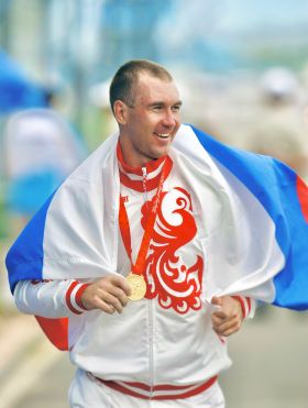 Максим Опалев после победы на Олимпийских играх в Пекине в 2008 году.
