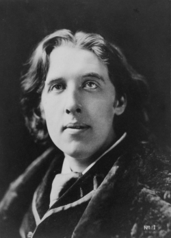 Oscar Wilde by Sarony 1882 01 cropped BW.png