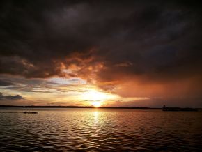 Pôr do Sol no Rio Amazonas.jpg