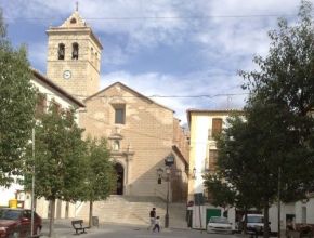 Plaza de la Constitución, en Cúllar (Granada).jpg