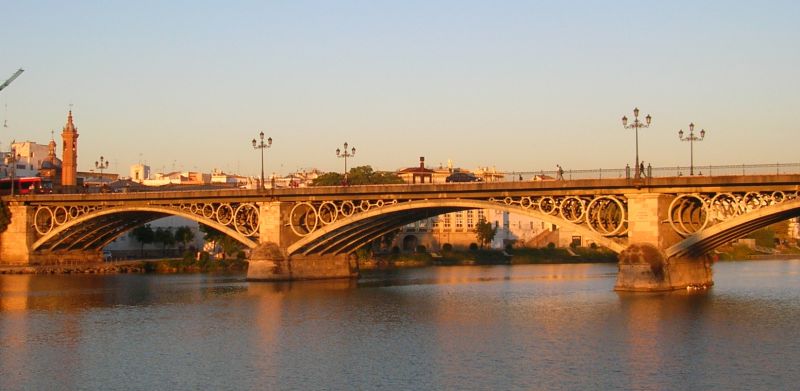 Файл:Pont Triana.jpg