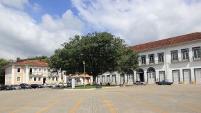 Praça Rubião Júnior 01.jpg