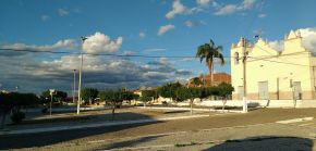 Praça da Matriz e Igreja Bom Jesus da Agonia, Ereré (CE).jpg