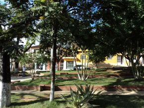 Praça no centro de Mesquita MG.JPG