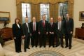 Президент США Джордж Буш, Линда Бак, Финн Кидланд, Эдвард Прескотт, Фрэнк Вильчек, Дэвид Гросс и Ричард Аксель, 2004