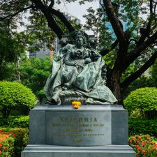 Статуя королевы Виктории в старом посольстве Великобритании в Бангкоке