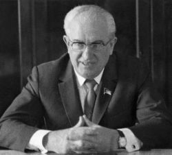 Юрий Андропов (1 января 1974)