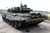 Танк Т-90 вид сзади
