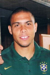Ronaldo 2002 cropped.jpg