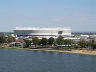 Вид на стадион с Ворошиловского моста