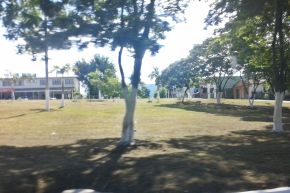 Rotatória na entrada de Belo Oriente MG.JPG
