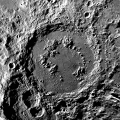 Кратер на Луне, названный в честь Э. Шрёдингера
