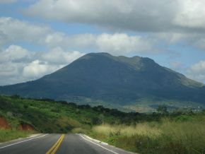 Serra do Orobó Ruy Barbosa-BA - panoramio.jpg