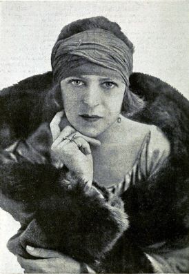 Suzanne lenglen 1920.jpg