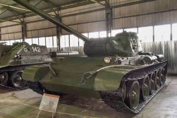 Средний танк Т-44 в Центральном музее бронетанкового вооружения и техники в Кубинке