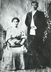 Чапаев В.И. с женой Пелагеей Метлиной