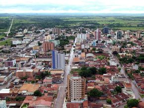 Vista aérea do centro da cidade de Unaí, MG.jpg