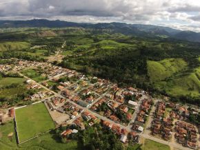Vista aerea do Municipio de Itaoca SP.jpg