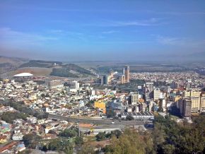 Vista de Aparecida SP a partir do Mirante do Cruzeiro.JPG