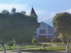 Vista parcial da Igreja Matriz de Nossa Senhora Aparecida, Frei Inocêncio MG.JPG