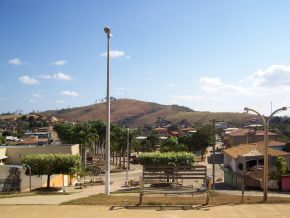 Vista parcial de Pingo-d'Água MG a partir da Igreja São Sebastião.JPG