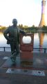 Памятник Владимиру Зворыкину в Москве на берегу Останкинского пруда. Фото 2019 года