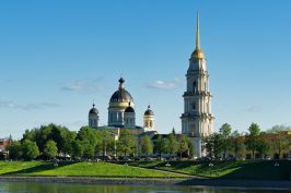 Volga River. Rybinsk. Transfiguration Cathedral P5213078 2200.jpg