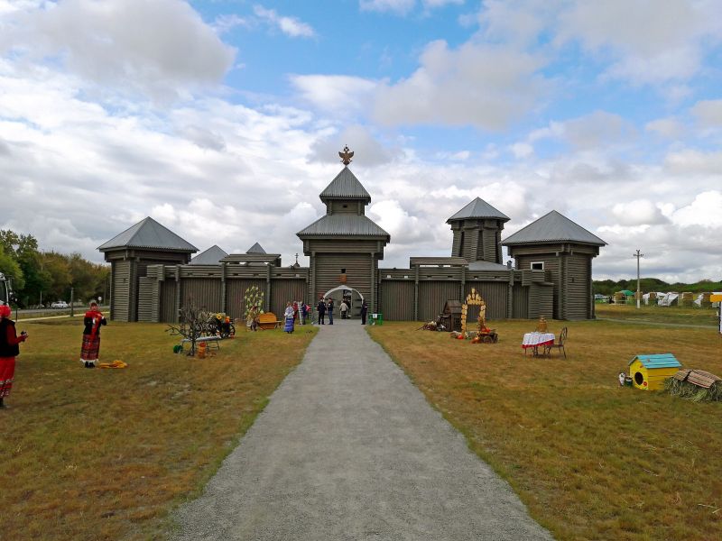 Файл:Yablonov fortress (Reconstruction) 12.jpg