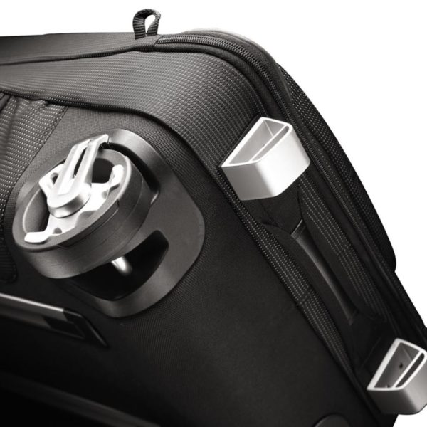 thule-crossover-carry-on-56cm22-10-1100x1100