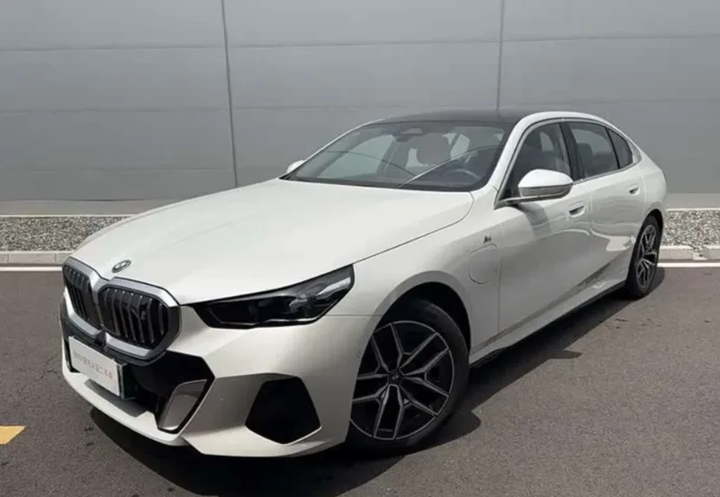 BMW i5, 2026