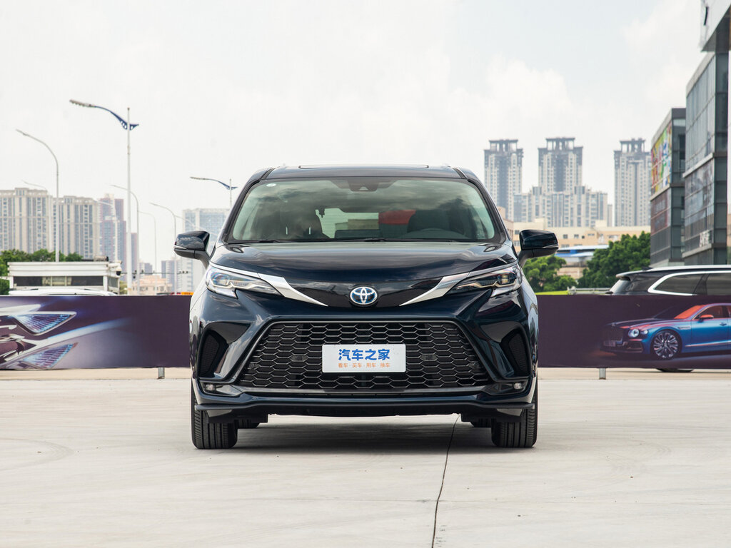 Салон Toyota Granvia