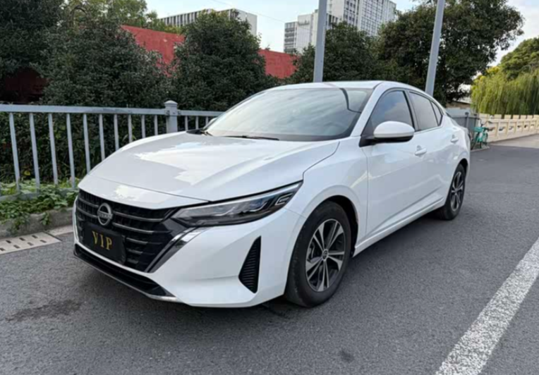 Nissan Sylphy Enjoy Edition (2025) — 1.6 л, 135 л.с., от 1 290 000 ₽ под ключ