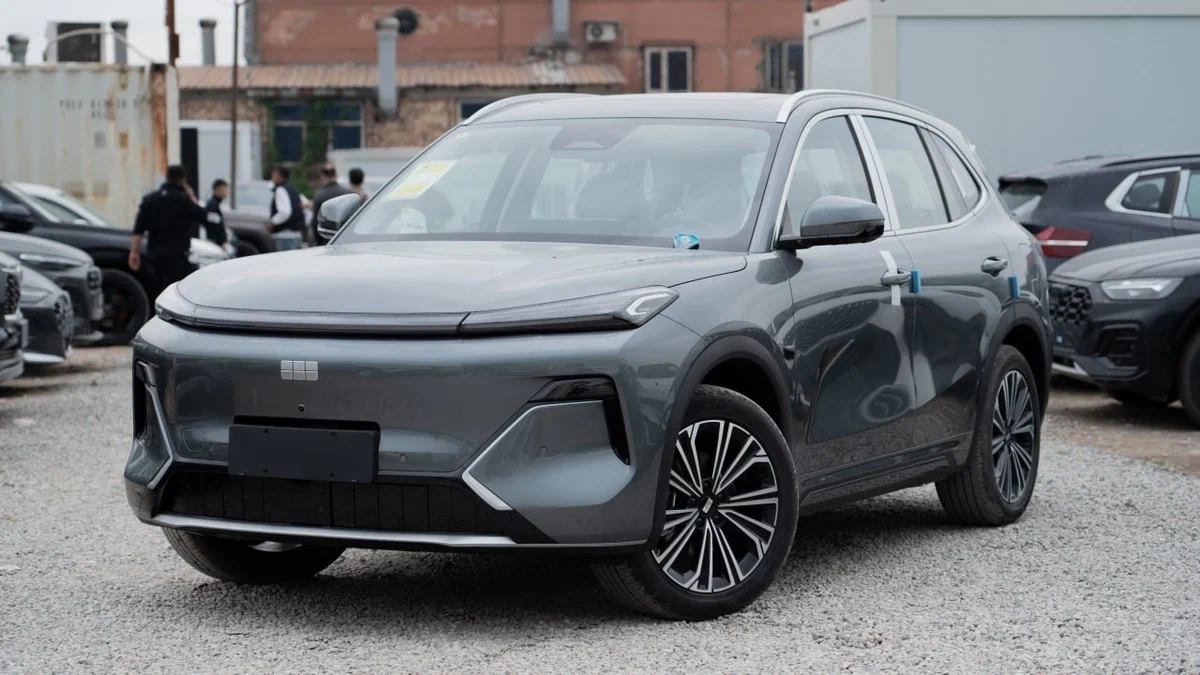 Geely Starship 7 EM-i, 259 л.с. — от 2 390 000 ₽ под ключ, дешевле при большей мощности