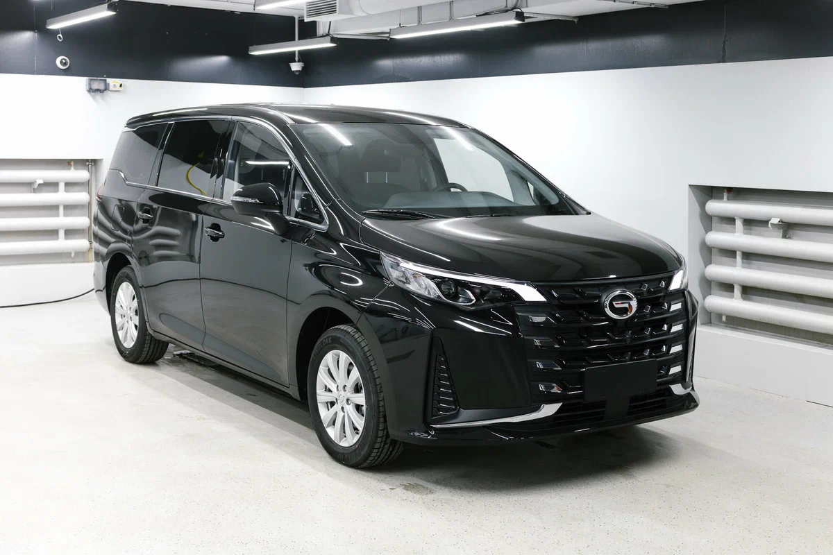 GAC M6 Pro — фирменная Х-образная решётка радиатора отличает Pro-версию от базового M6