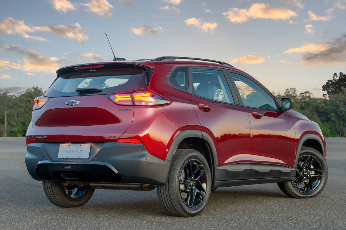 Chevrolet Tracker, салон — автомат, передний привод