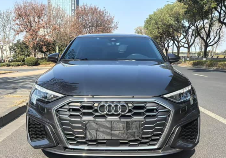 Audi A3 2024 — вид сбоку, кузов седан китайской линейки A3L