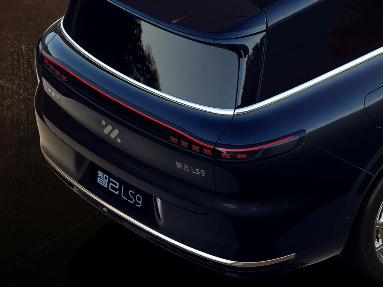 IM Motors LS9 — топ линейки, полноразмерный внедорожник, два мотора суммарно 390 кВт