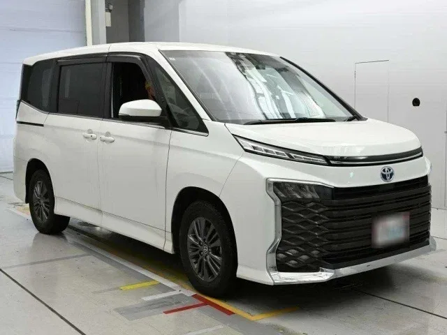 Toyota Voxy, 2024