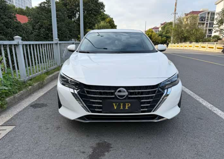 Nissan Sylphy — салон массового седана под заказ из Китая