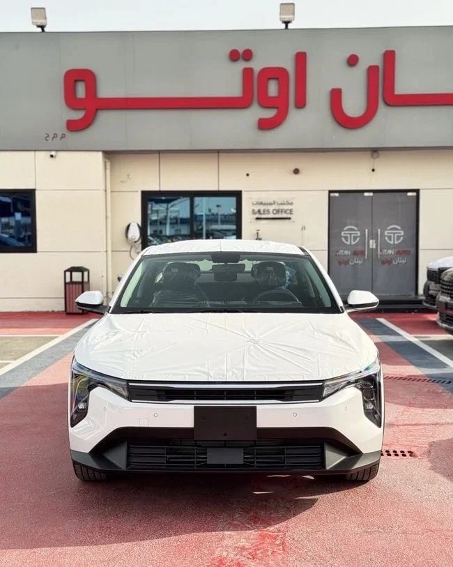 Профиль Kia K4: удлинённая база и покатая крыша купеобразного силуэта