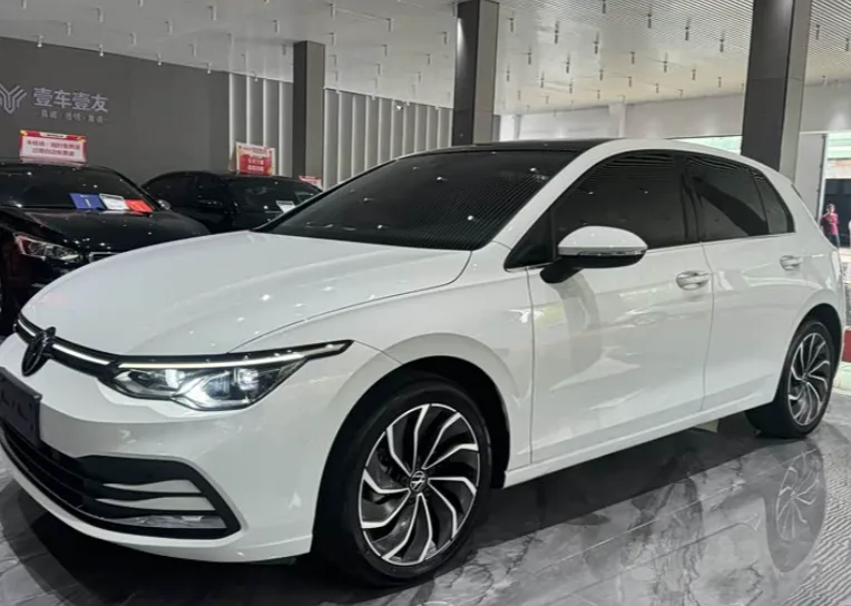 Volkswagen Golf, 2023