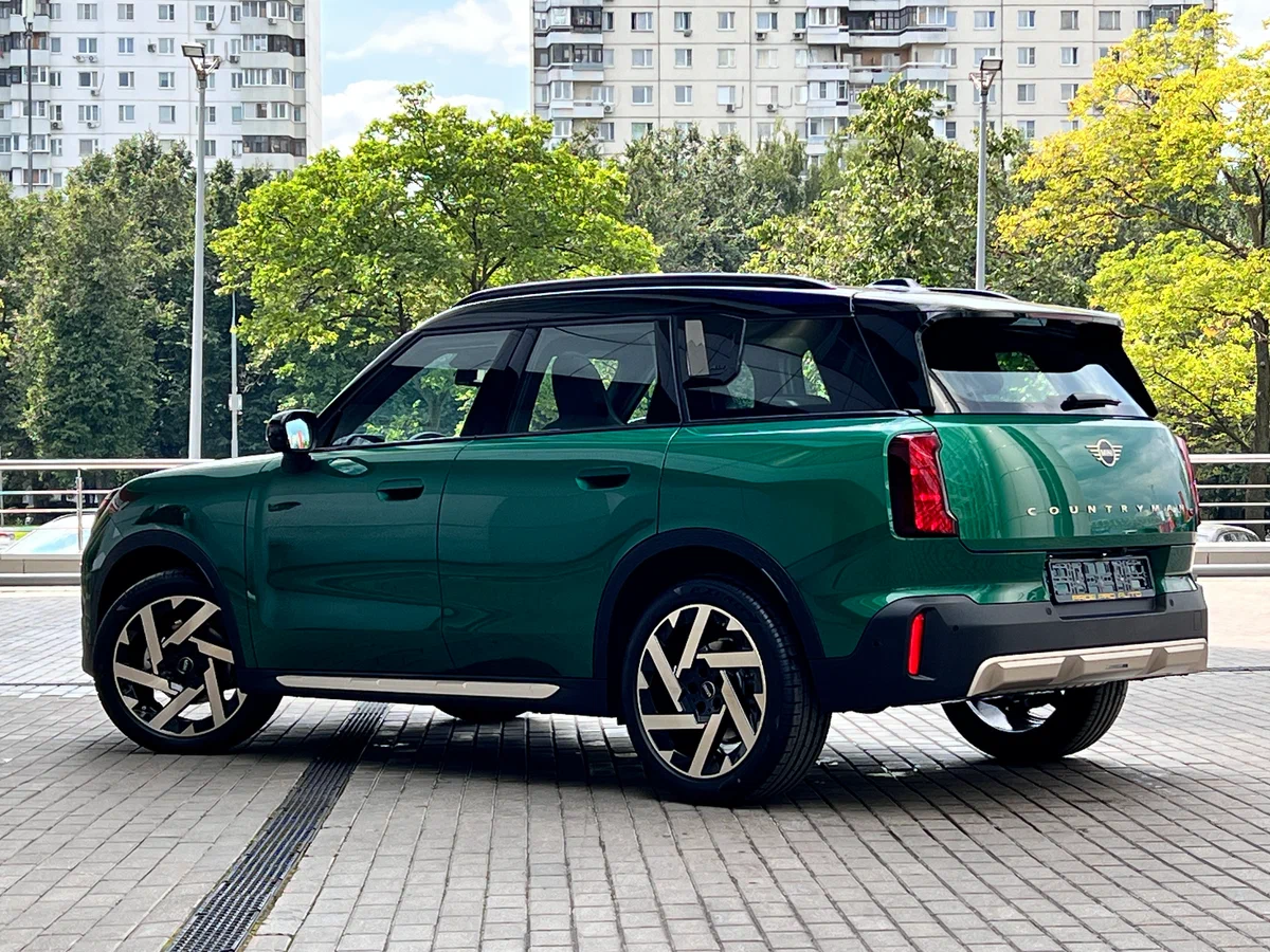 MINI Countryman 2026, версия Cooper C — 3 890 000 ₽ под ключ, 1.5T, 156 л.с., робот