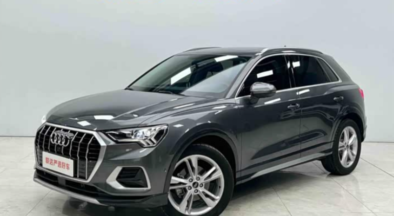 Audi Q3 2023, S line 35 TFSI S tronic — 150 л.с., пробег 11 000 км, 2 100 000 ₽