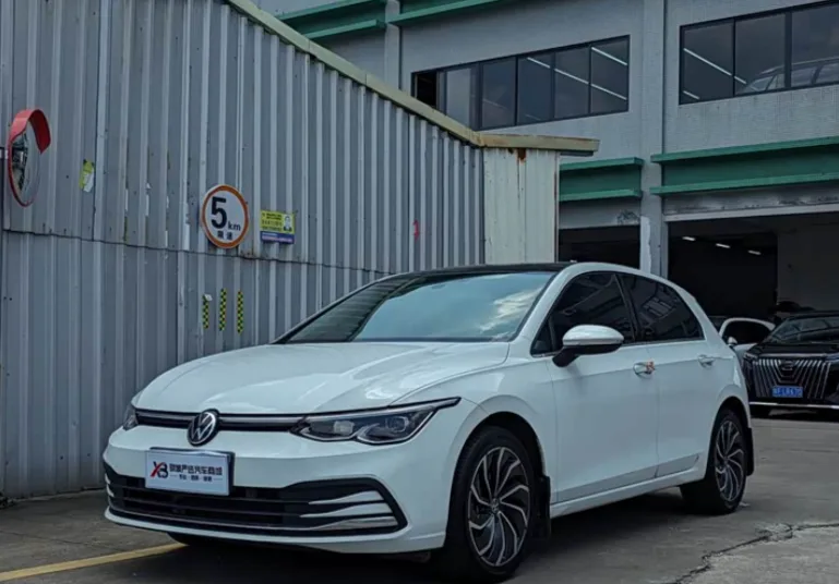 Volkswagen Golf, 2024