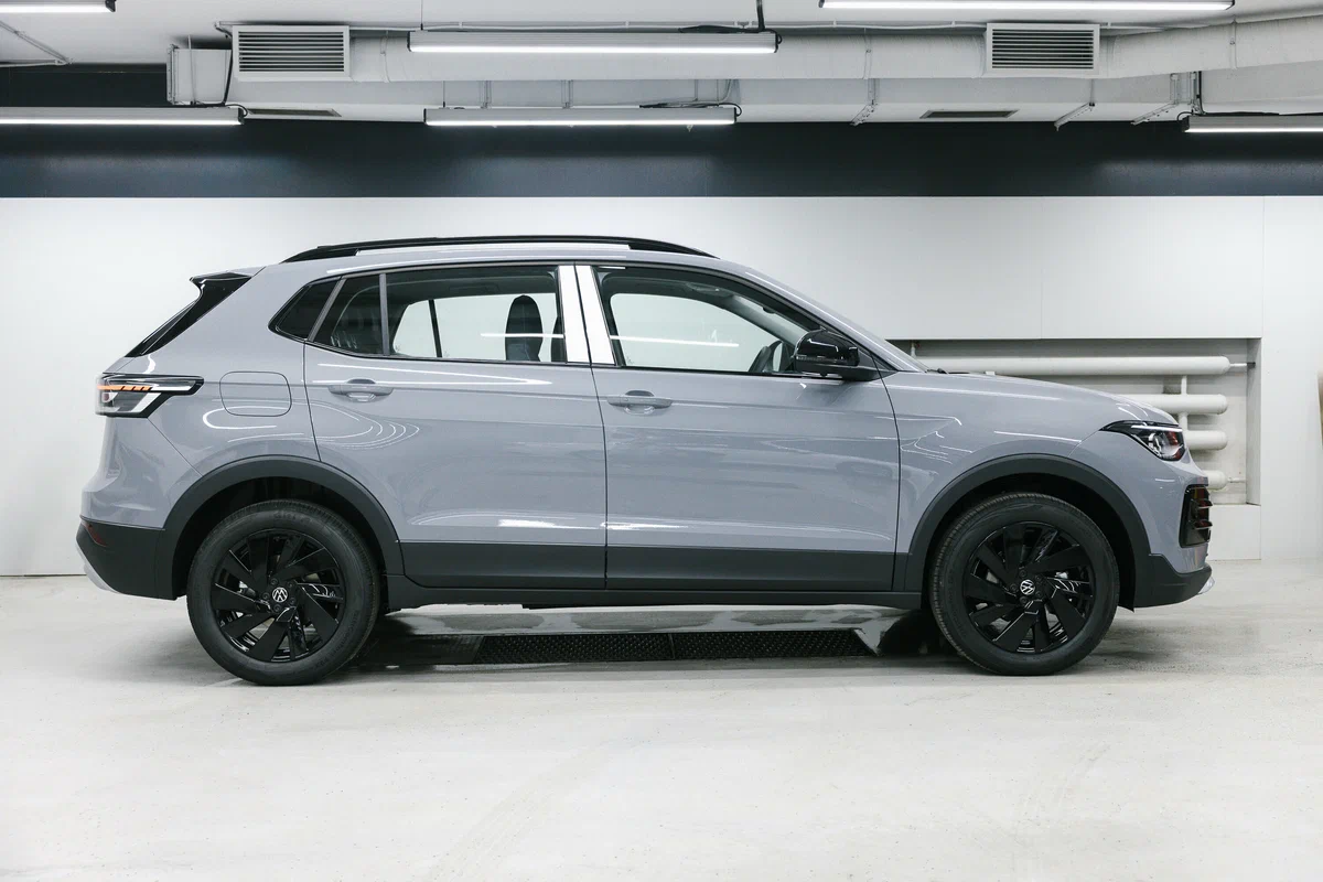 Салон Tharu XR — привычная для VW простая приборная панель без перегруженной мультимедиа
